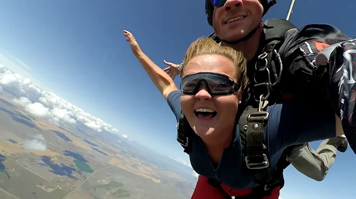 Ronnie Steele's Tandem skydive!