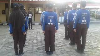 Latihan PBB Istirahat di tempat untuk parade