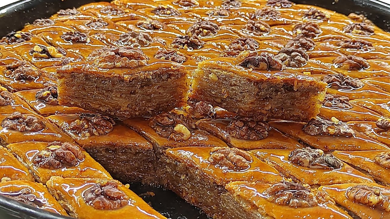 güzgü kimi parlaq ən ideal paxlavanın hazırlanması. Baklava, the National sweet of Azerbaijan
