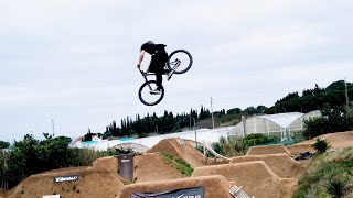 Riding La Poma Bike Park - Grégoire Bachmann