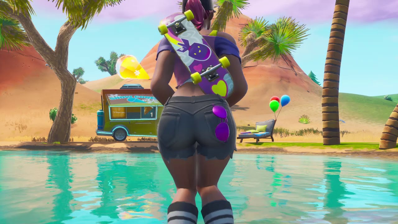 New hottest skin in the game Beach bomber desperate to pee - YouTube.