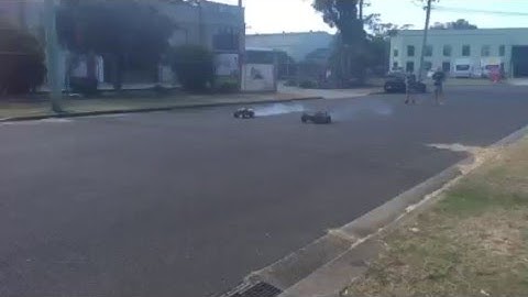 SAVAGE X 4.6 vs REDCAT RAMPAGE MT HYBRID (GAS + BRUSHLESS) DRAG RACE