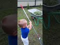 Как нужно в 2 годика помогать родителям #дети