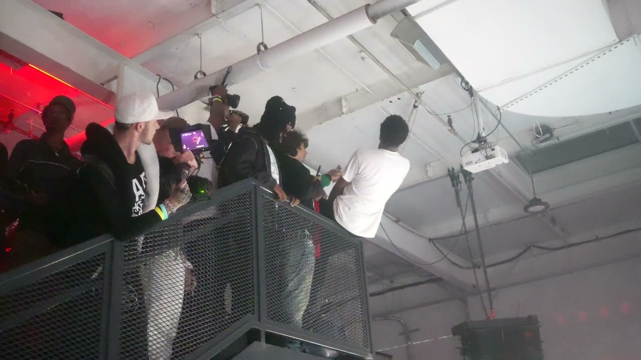 Kels Jumps from Balcony | Live in NYC at No Strings Sep 10 2025