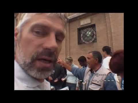 Video: Itaalia. Rooma Maamärk - Ebatavaline Väike Purskkaev