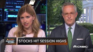 President Trump criticizes Fed, strong dollar in series of tweets