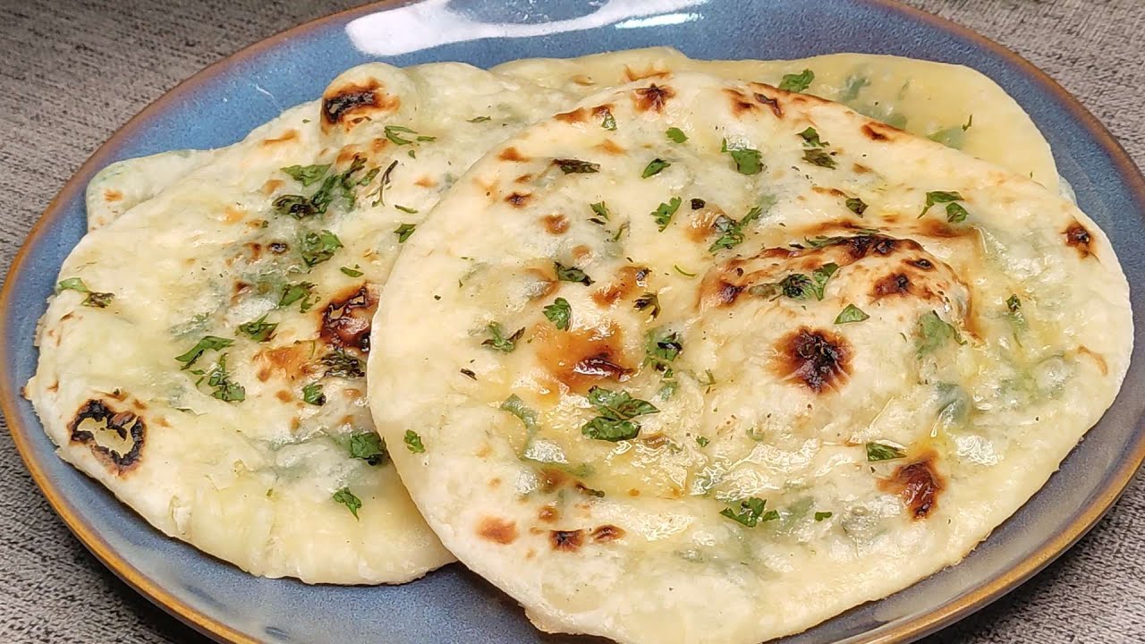 ساده ترین دستور پخت نان خانگی بدون فر _ نان سیر تابه ای _ عطر و طعم این ...