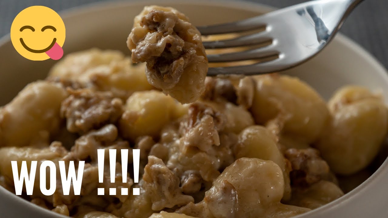 GNOCCHI CON STRACCHINO, SALSICCIA E NOCI - Cremosi e saporiti