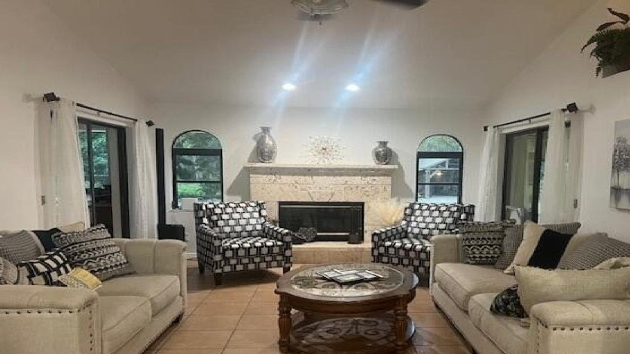 13394 N 150th Court N, Jupiter, FL Presented by Kim Cuomo.