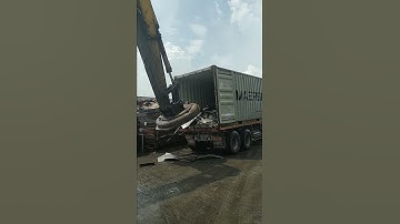 Container Stuffing in progress [OVERSEAS EXPORT]