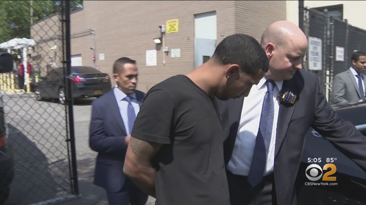 Suspect Arrested After Spraying Officers With Water - YouTube