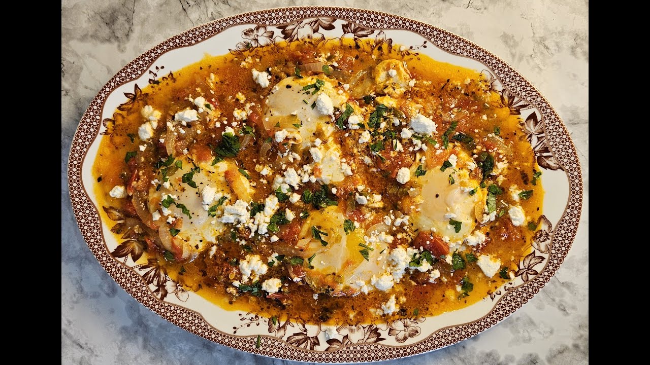 How to Make a Delicious Entomatada (Huevos Rancheros)