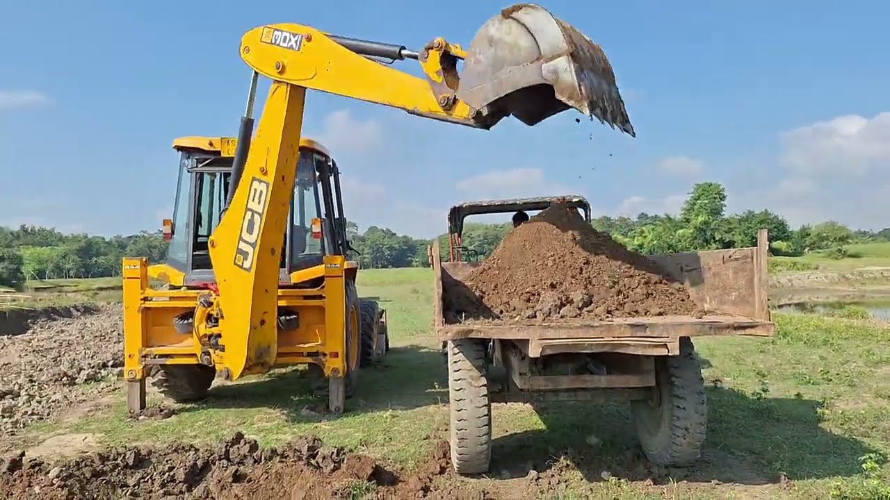 Jcb 3DX Plus Loading Mud Mahindra Sarpanch 585 | Mahindra SP Plus 575 | Mahindra tech plus yuvo 575 