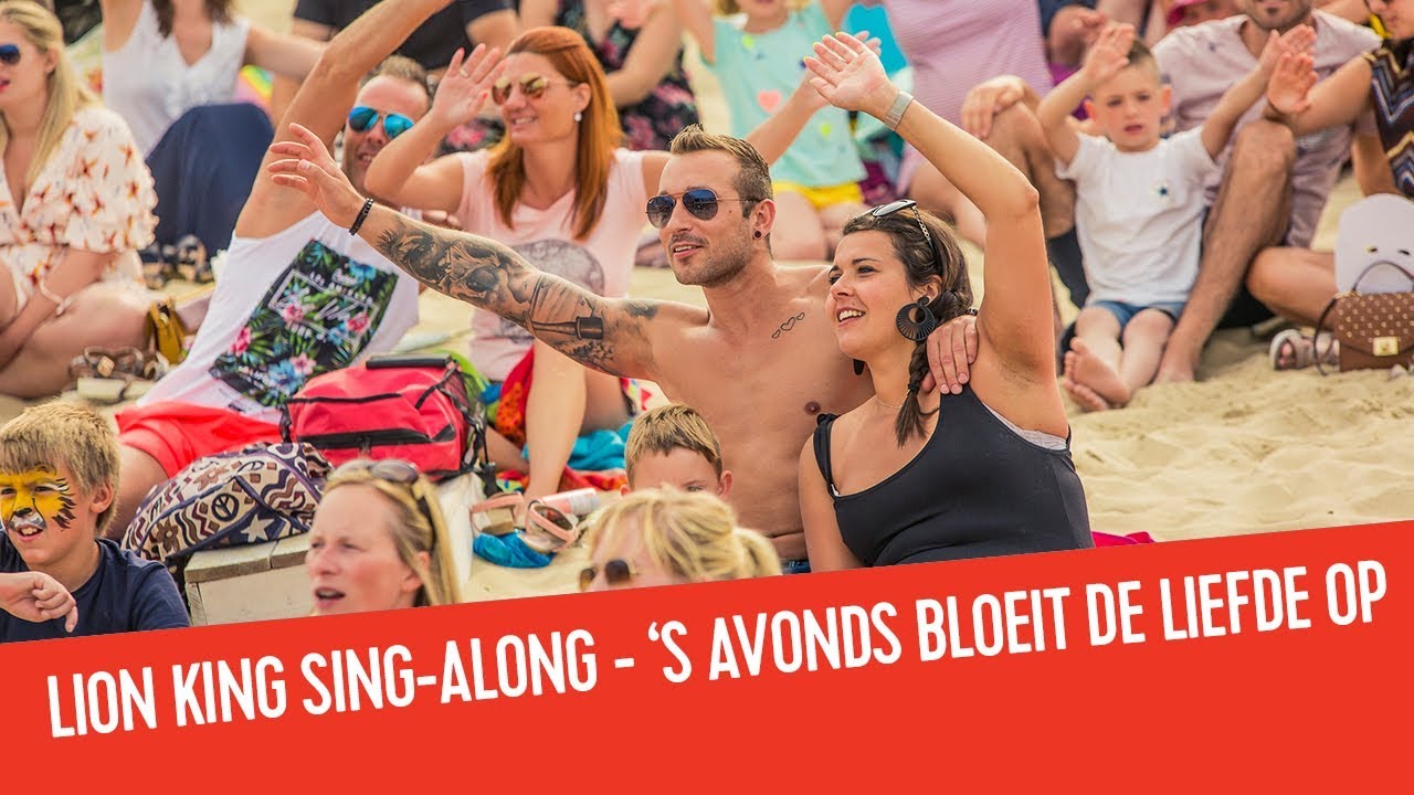 Lion King Sing-Along - 's Avonds Bloeit De Liefde Op | Live bij Q - YouTube