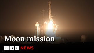 Private spacecraft blasts off to attempt first US moon landing in 52 years | BBC News screenshot 1