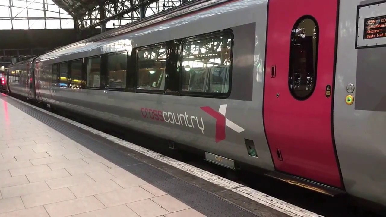 British Rail 221 DEMU stands at Manchester Piccadilly Platform 6 (10/6/17)