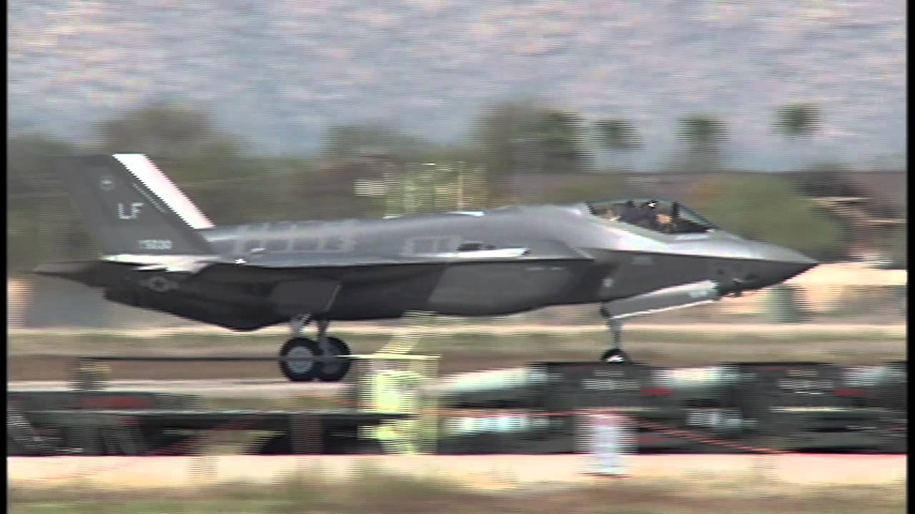 First F-35 Arrives at Luke AFB - YouTube