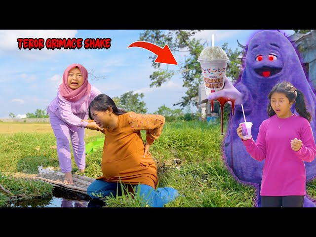 IBU HAMIL JATUH KE GOT DI KEJAR GRIMACE SHAKE !! RERE CHANNEL class=