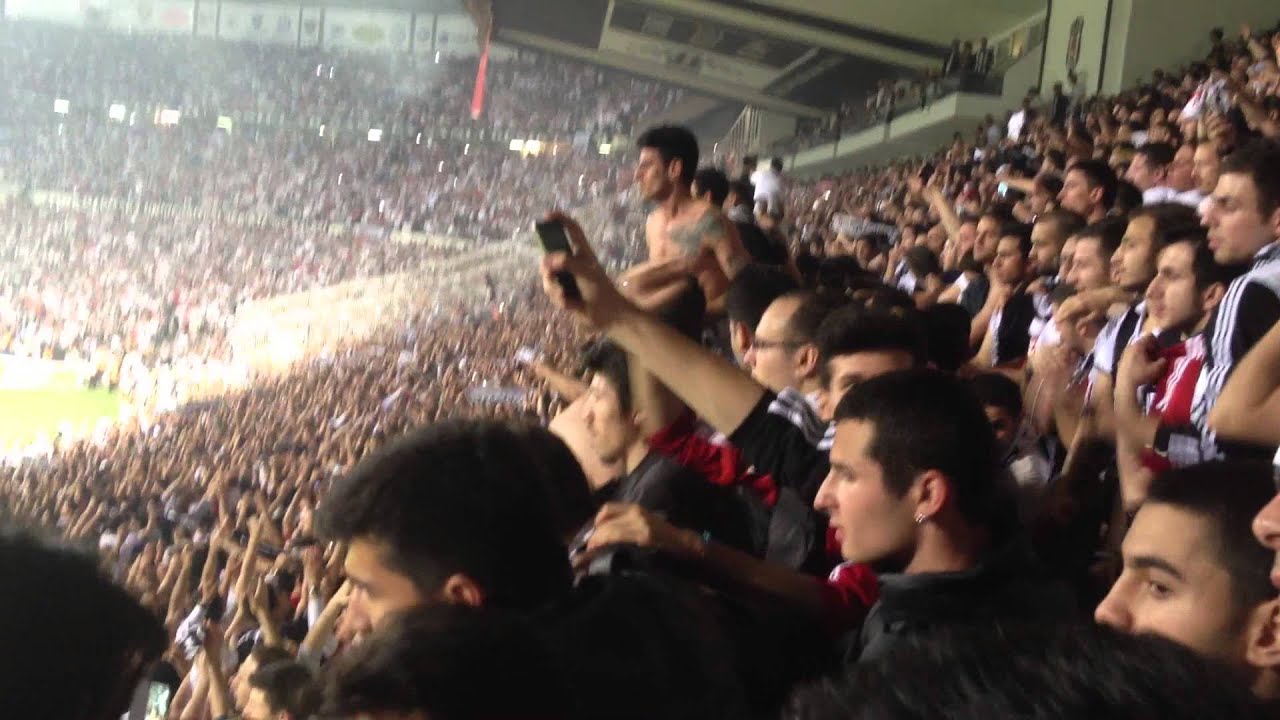 İnönü son maç kapalı yıkılıyor..:) Efsane yazdın tarihe Beşiktaş..