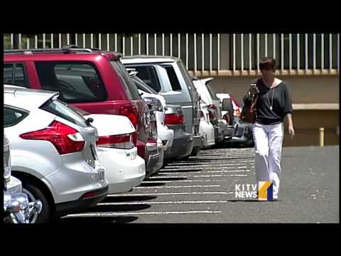 UH parking tight on 1st day of classes