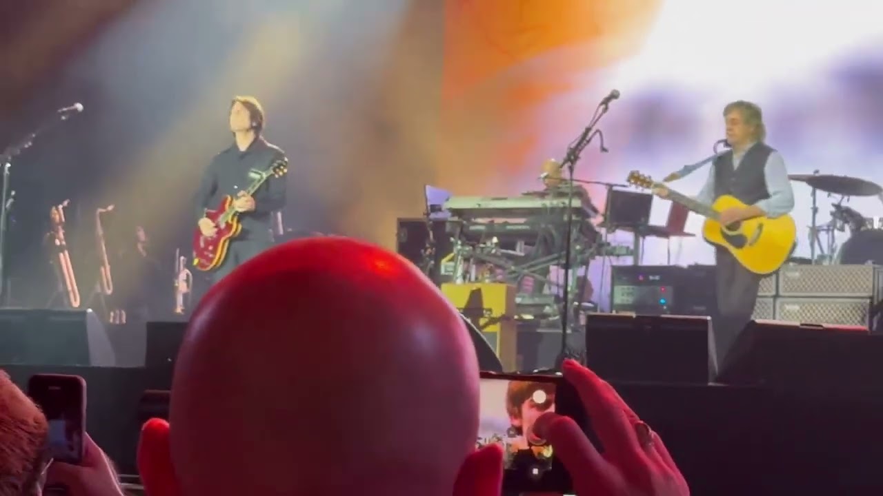 PAUL McCARTNEY : Something (Got Back Tour - San Antonio - 25 Oct