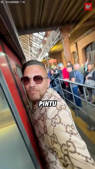 This Man Always Gets a Seat on a Full Train