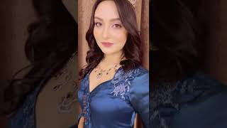 Naznin Niha Cleavage Show.