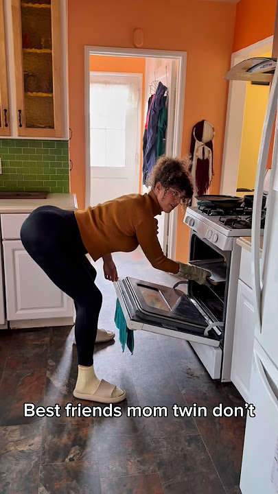 Best friends mom twin don’t.. HAPPY THANKSGIVING!