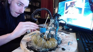 Xenomorph Alien Queen sculpting - part 11 - Finishing blue wash (real time)
