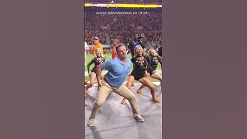 Thumbnail of University ‘security guard’ shows off moves in dance routine