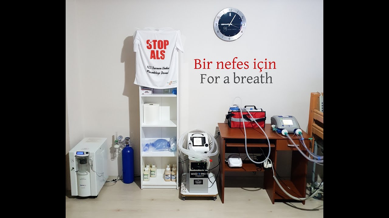 Trakeostomi sonrası oda düzeni ve medikal cihazlar tanıtımı.