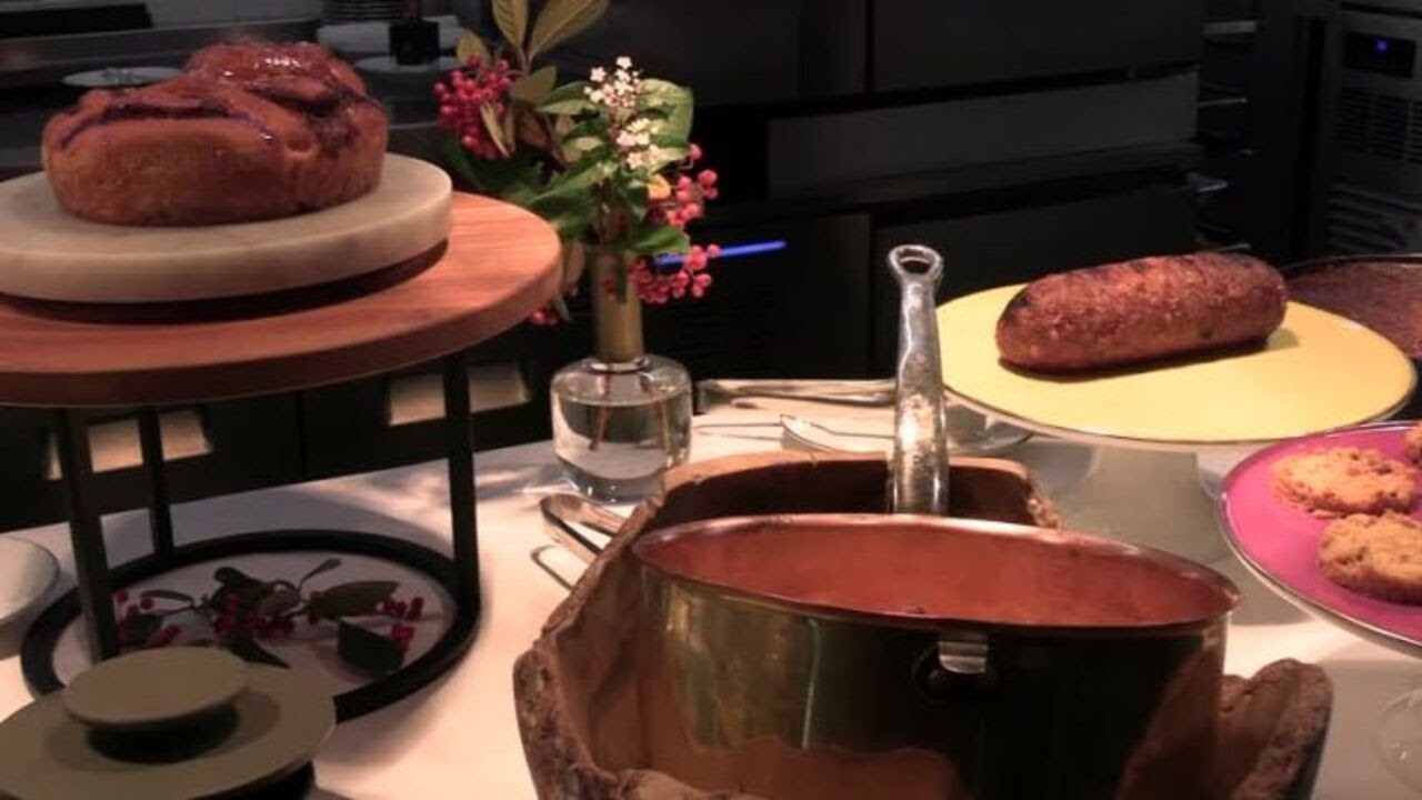 'Slow Food Fast Cars': a tavola le ricette di casa Bottura-Gilmore