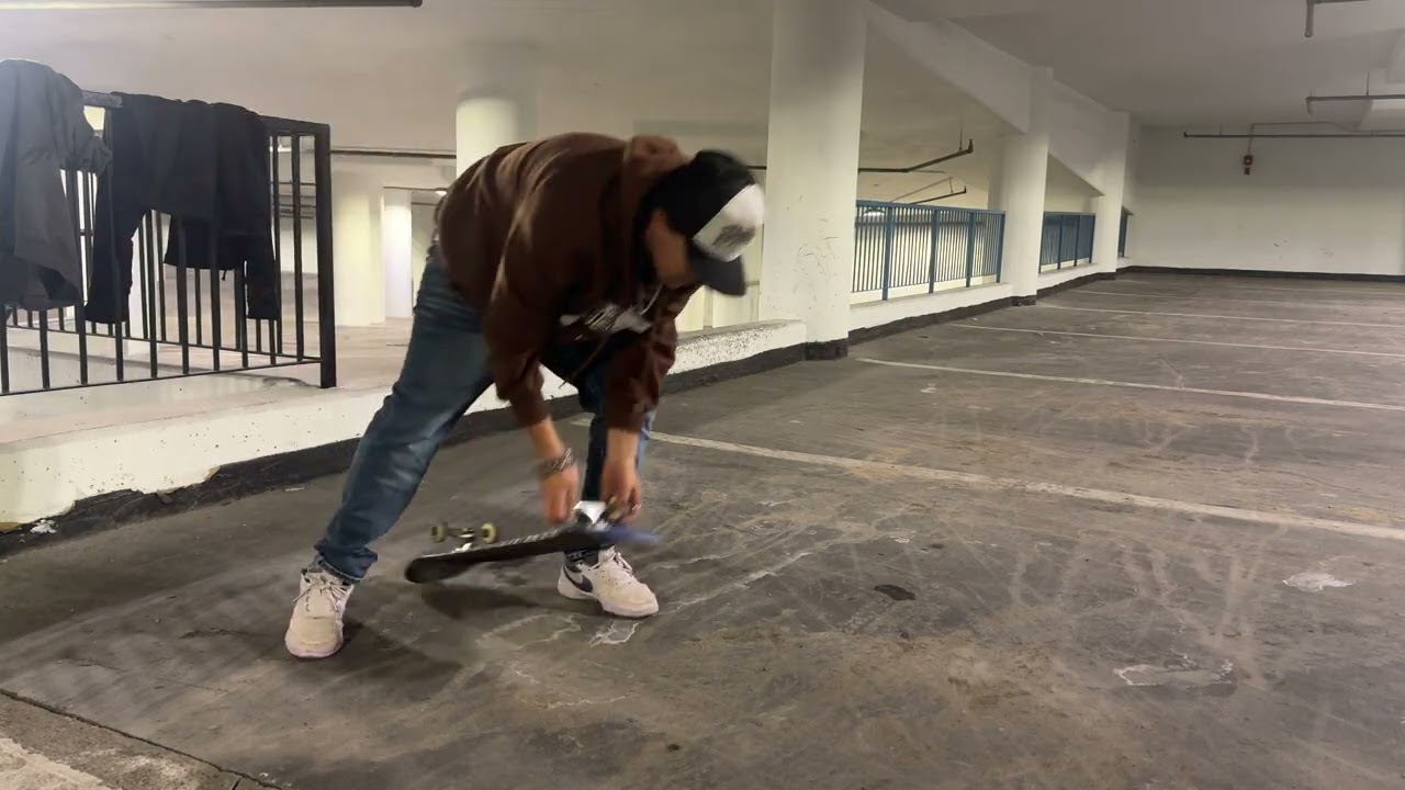 Single Ledge Skateboarding Session in February ❄️😩🛹 