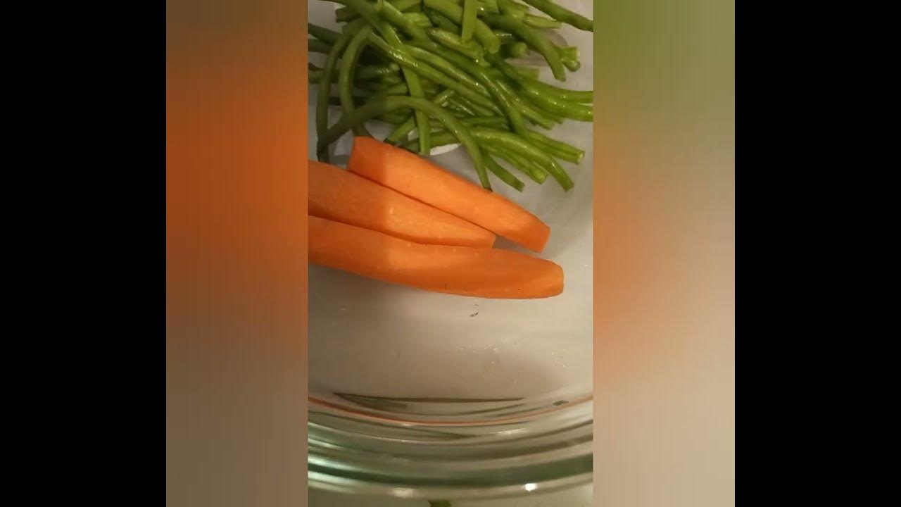 JULIENNE BUTTERED FRENCH BEANS AND CARROTS./ Quick fix... recipe you