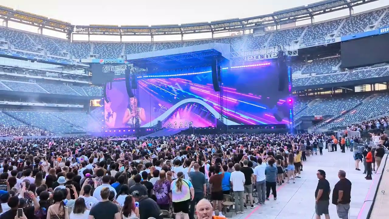 TWICE (트와이스) - I CAN'T STOP ME | New York 23.07.06 | 