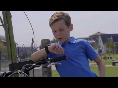 Promotievideo one2track GPS horloge voor kinderen en ouderen back to school versie youtube