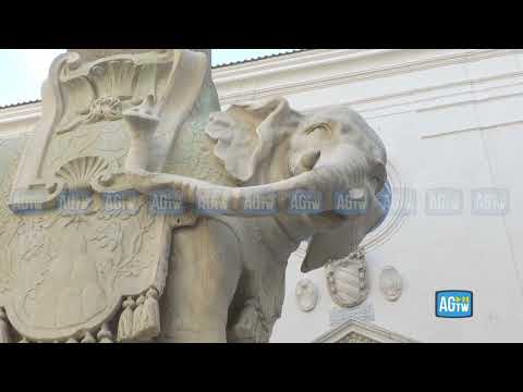 Video Roma, sfregiato l’elefantino della Minerva: staccata una zanna