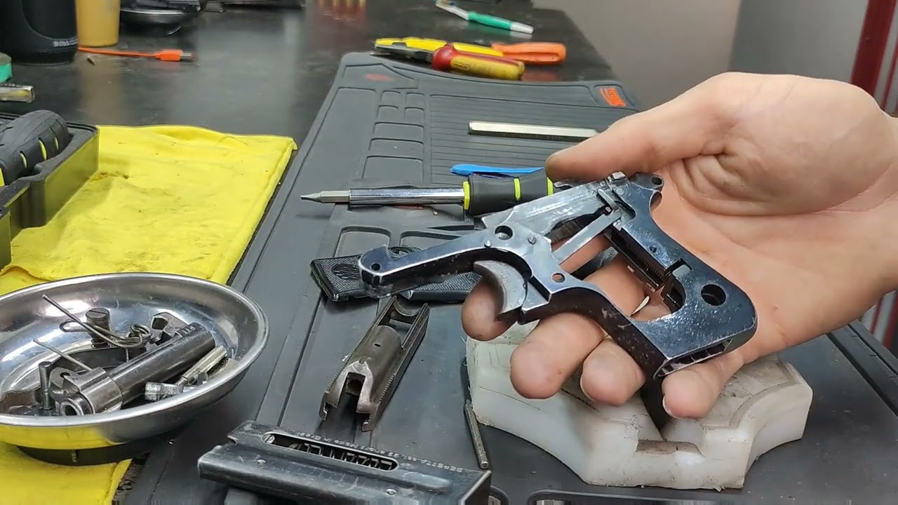 Beretta modelo 950 pistola de bolsillo cal.22 Desarme completo (desmontagem de Beretta)