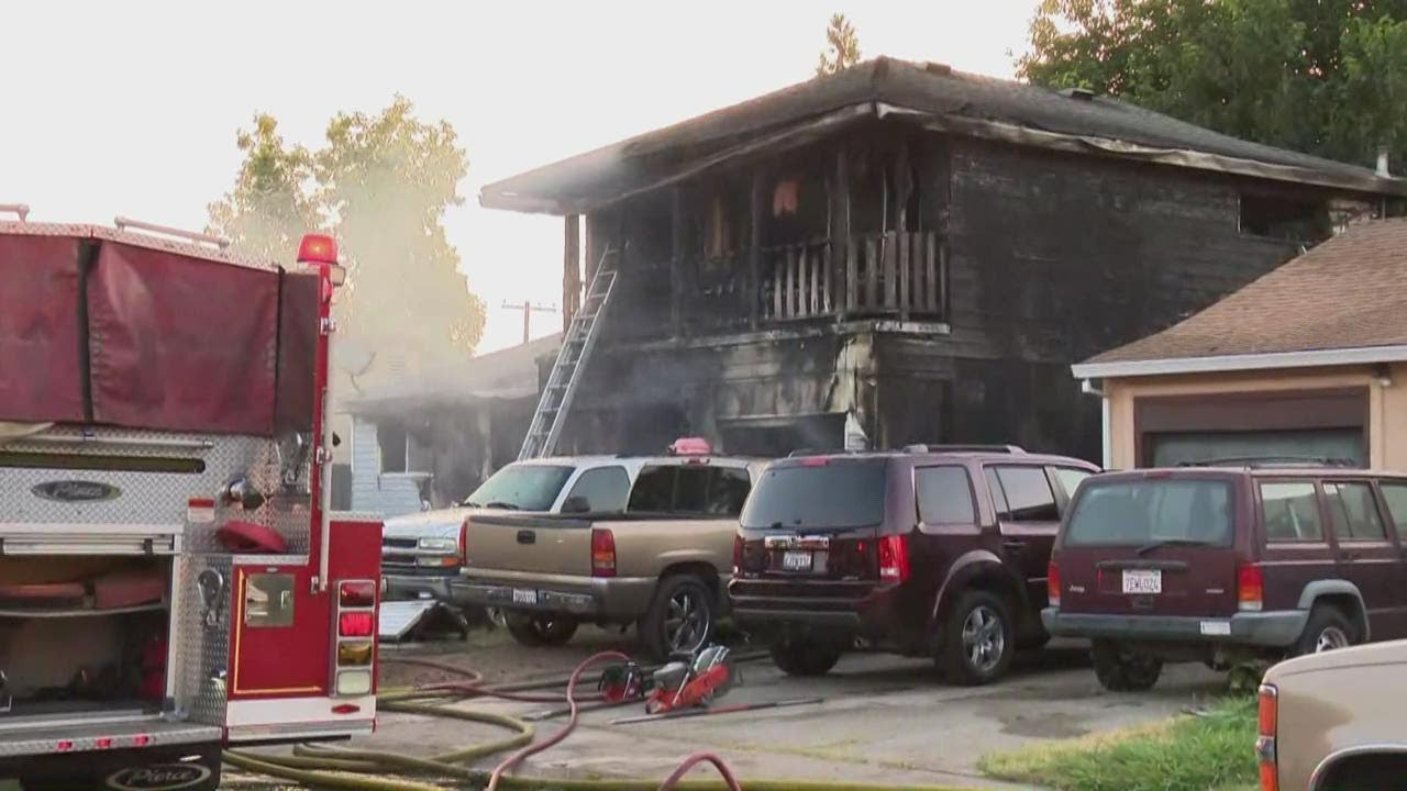 Occupants escape south Sacramento house fire safely - YouTube