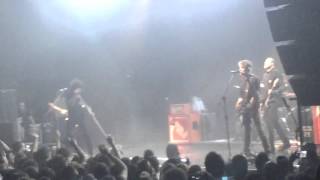 one armed scissor at the drive in 7 4 16 fabrique milan italy