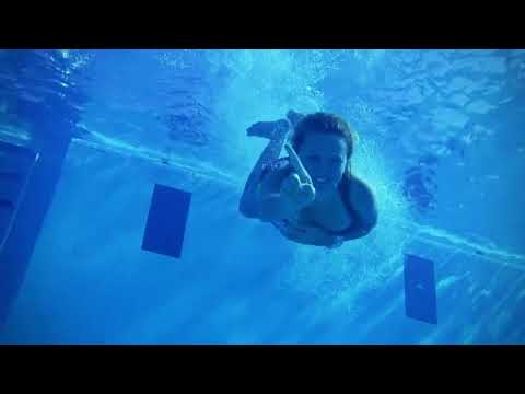 Underwater pool photoshoot (Billabong)