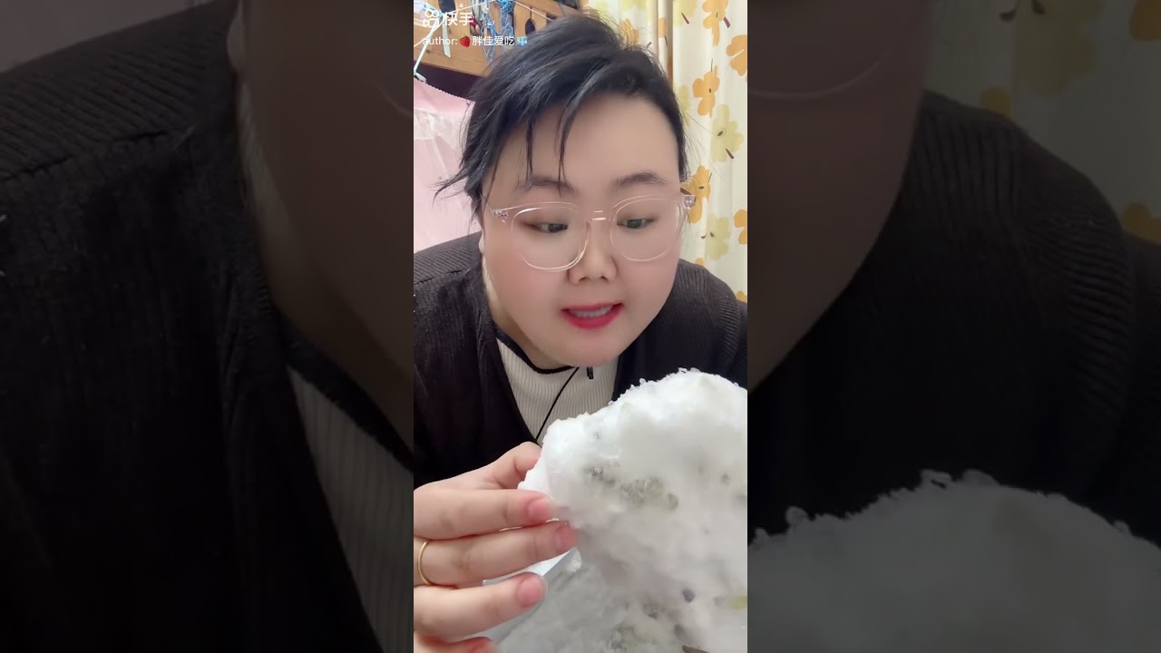 SOLO | HER FREEZER FROST EATING | GIANT FROSTY CHUNKS EATING | ICE EATING ASMR