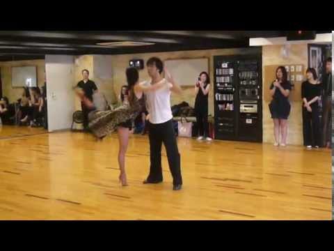 2011-07-23 林立剛 & 劉依欣 拉丁表演 - Cha Cha Cha & Rumba