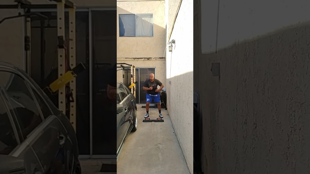 Weighted season#fitnessmotivation #calisthenics #pushups 