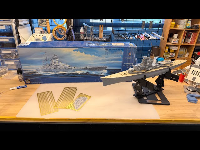 1/350 MONO CHROME PRINZ EUGEN 1945 - YouTube