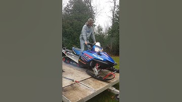 Just got a new sled 2006 Polaris switchback 600