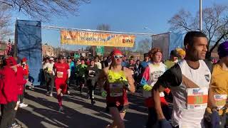 2022 Feaster Five Thanksgiving Day Road Race Start