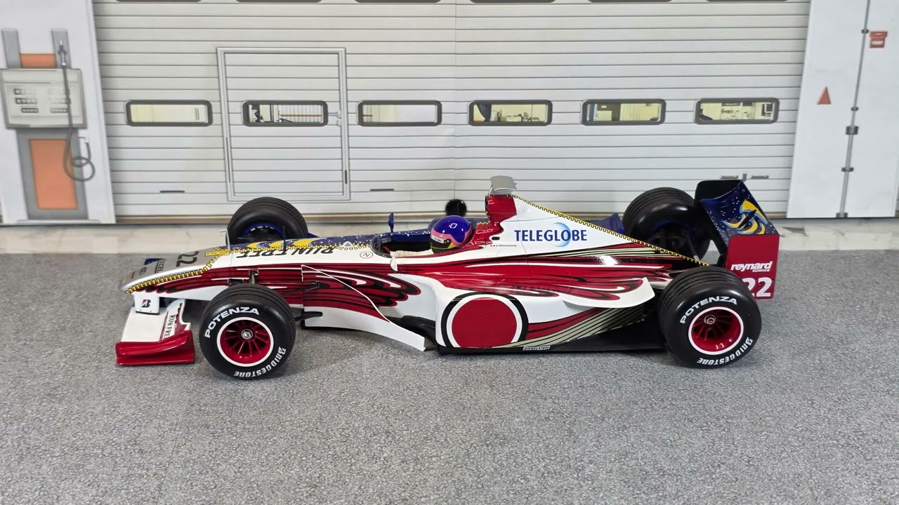 1/18 BAR 01 Honda from 1999 Formula 1 season. Made by Minichamps