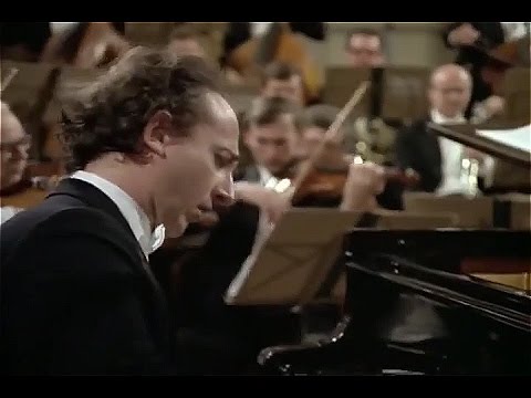 Mozart -Piano Concerto No 23 A major K 488, Maurizio Pollini, Karl Bohm