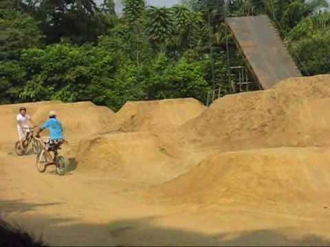 BMX  RED BULL 2010